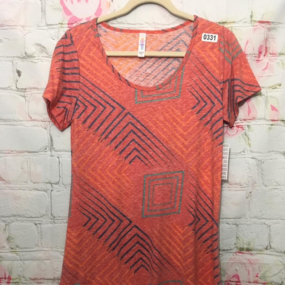 LuLaRoe NWT Classic Tee